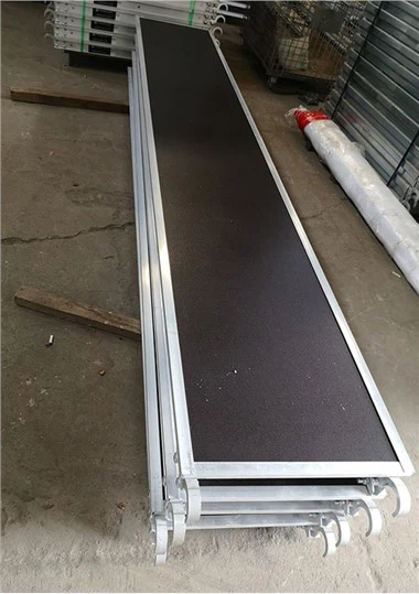 پلت فرم آلومینیومی با عرشه تخته سه لا